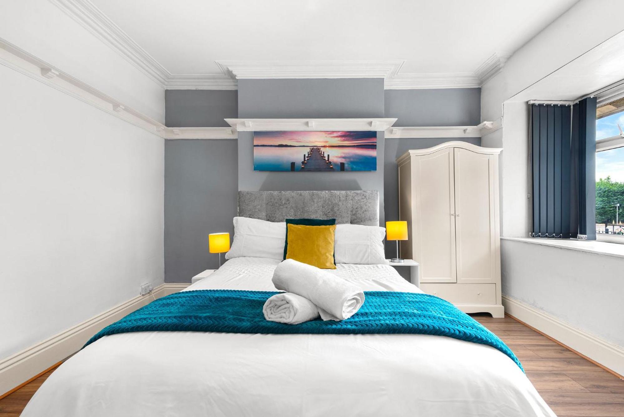 Hilltop Place Suites Near Meadowhall Sheffield Buitenkant foto