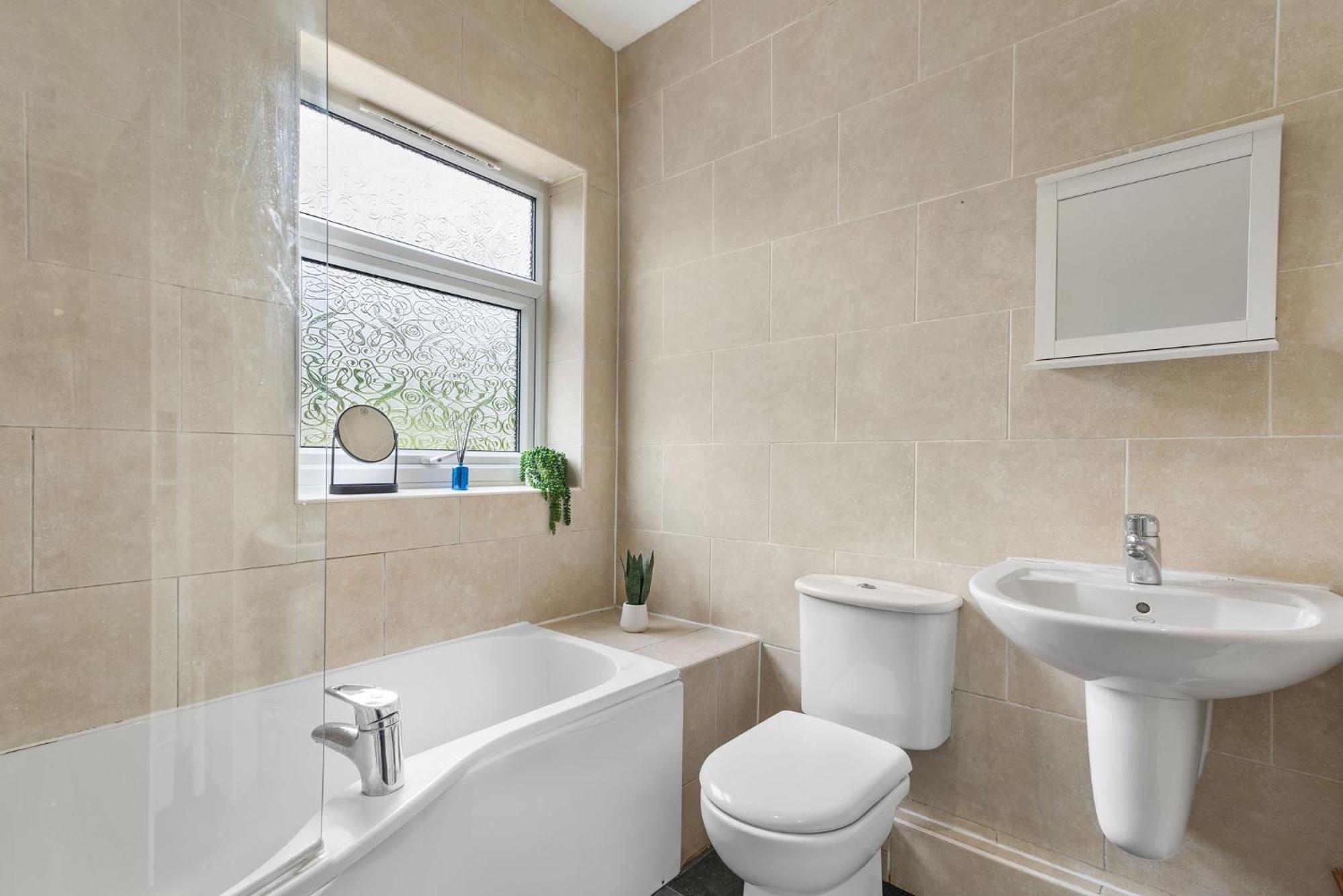 Hilltop Place Suites Near Meadowhall Sheffield Buitenkant foto