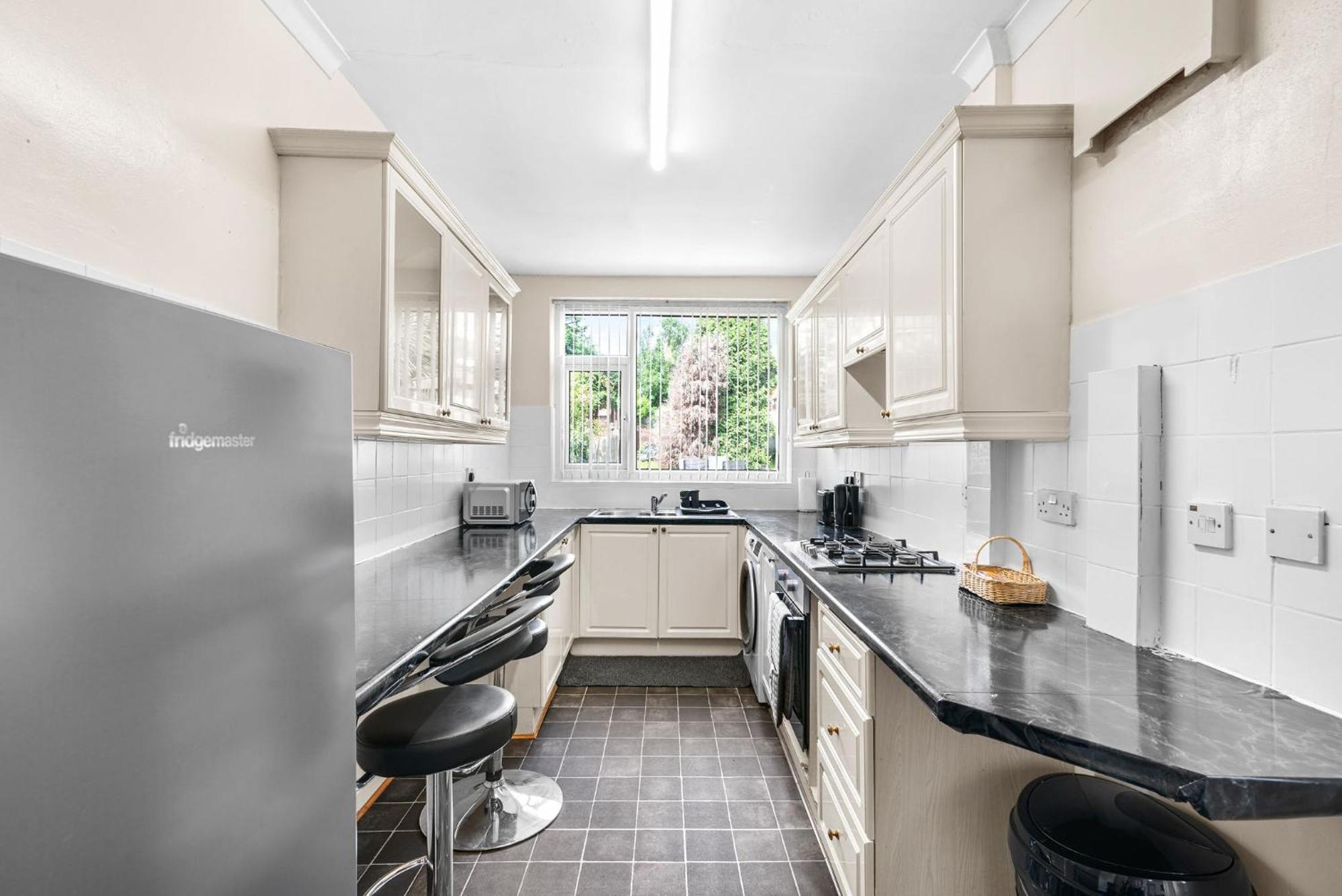 Hilltop Place Suites Near Meadowhall Sheffield Buitenkant foto