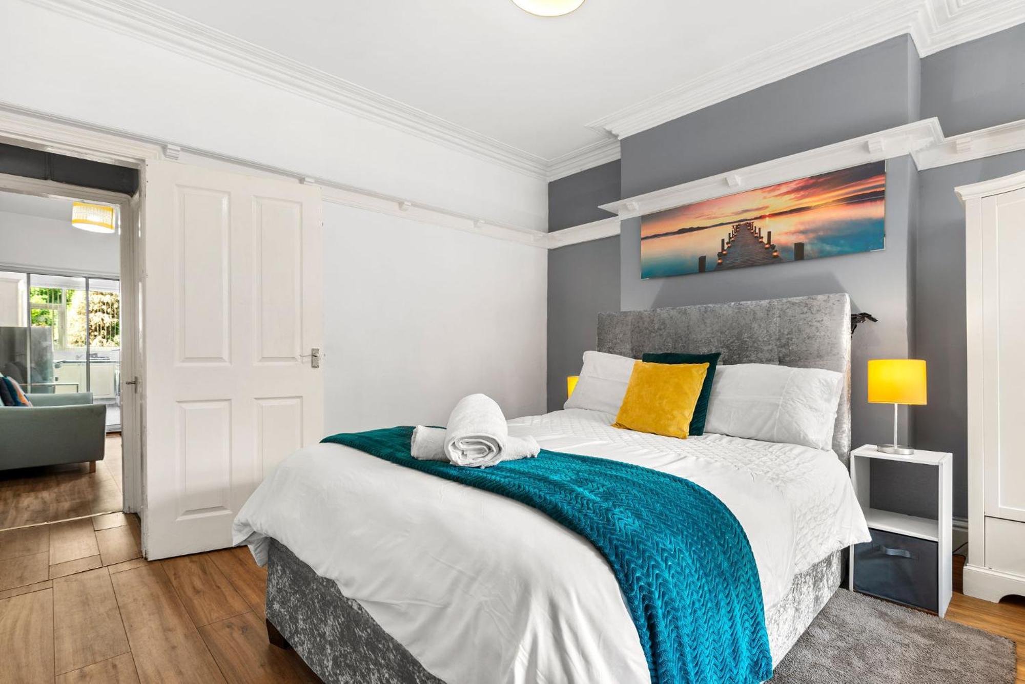 Hilltop Place Suites Near Meadowhall Sheffield Buitenkant foto