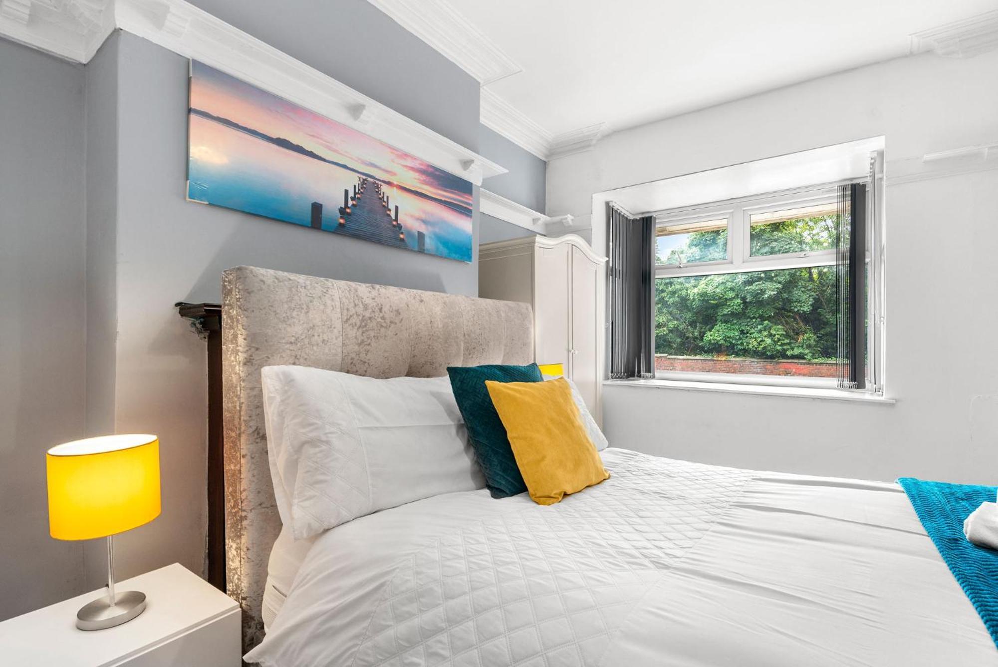 Hilltop Place Suites Near Meadowhall Sheffield Buitenkant foto