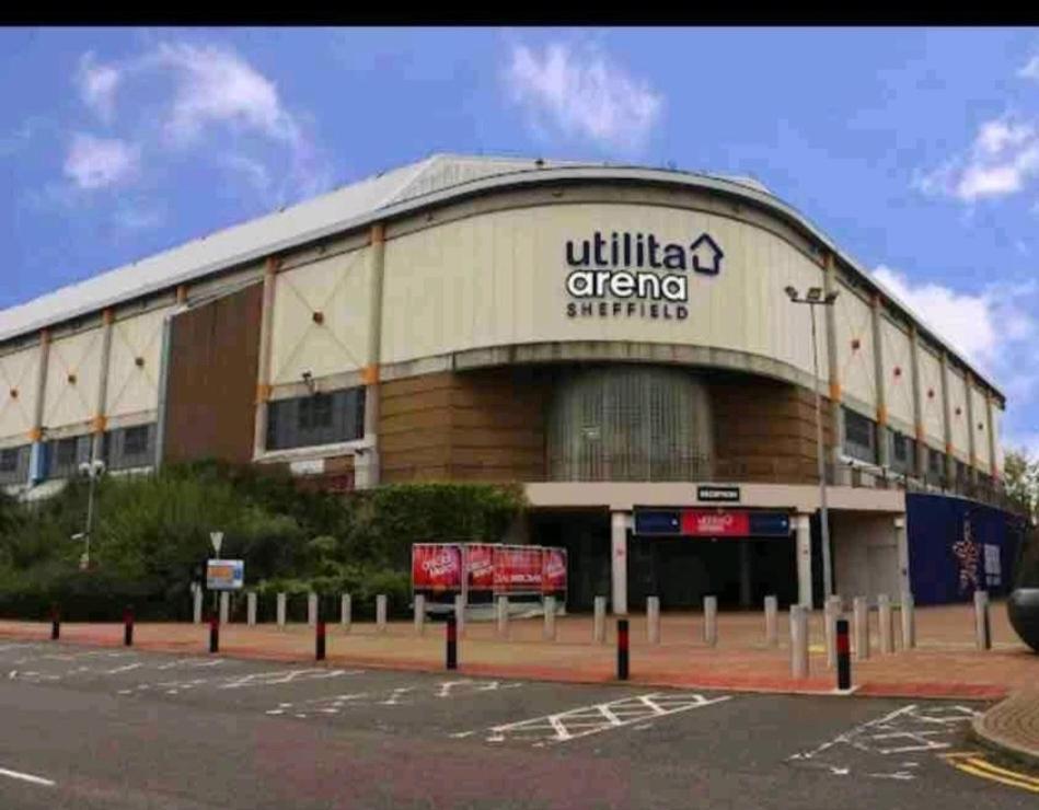 Hilltop Place Suites Near Meadowhall Sheffield Buitenkant foto